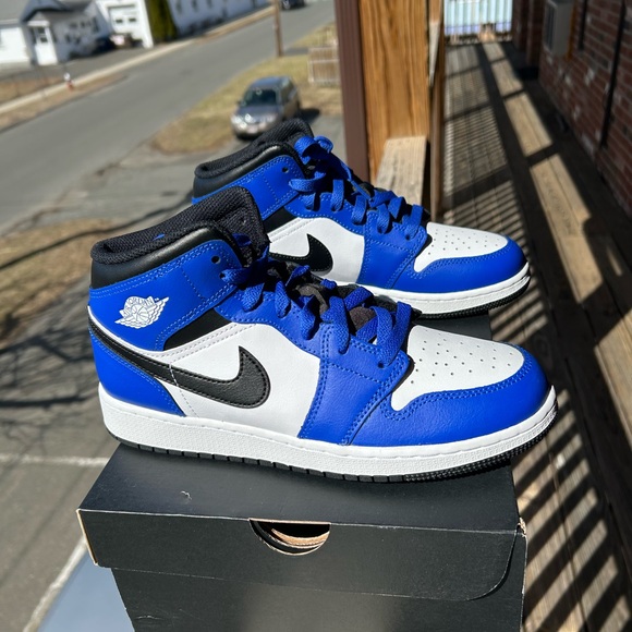 Jordan 1 Size 7y brand new dead stock - Picture 5 of 6